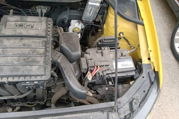Used Volkswagen Polo 2014 1.6L Automatic Luxury Edition Engine Bay Left