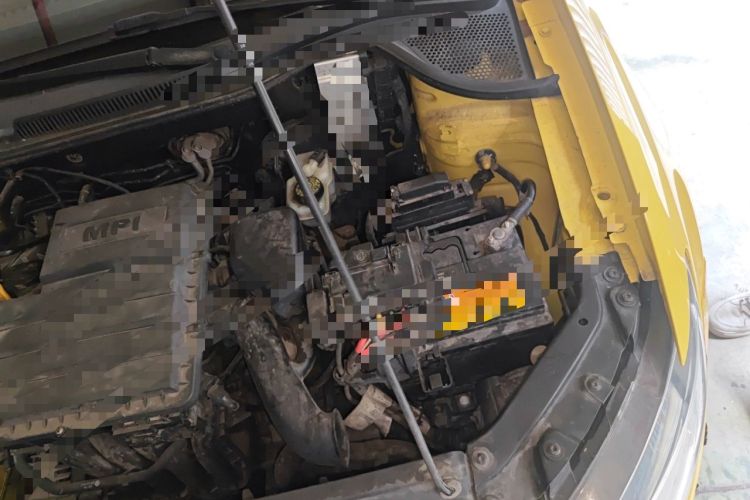 Used Volkswagen Polo 2014 1.4L Automatic Comfort Edition Engine Bay Left