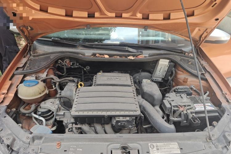 Used Volkswagen Polo 2014 1.6L Cross Polo Automatic Engine Bay
