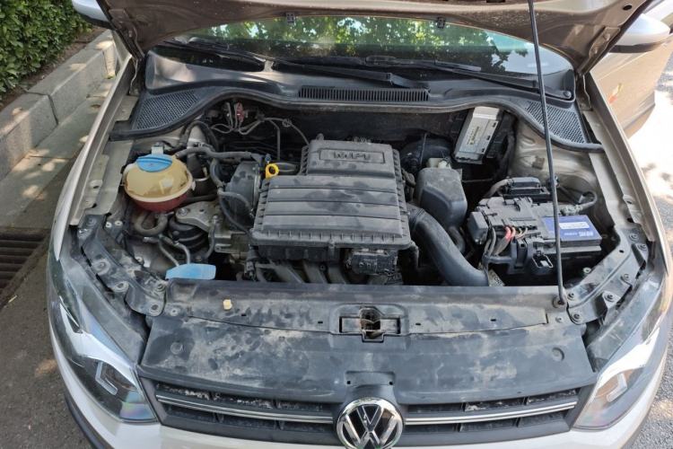 Used Volkswagen Polo 2014 1.6L Cross Polo Automatic Engine Bay