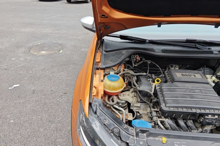 Used Volkswagen Polo 2014 1.6L Cross Polo Automatic Engine Bay Right