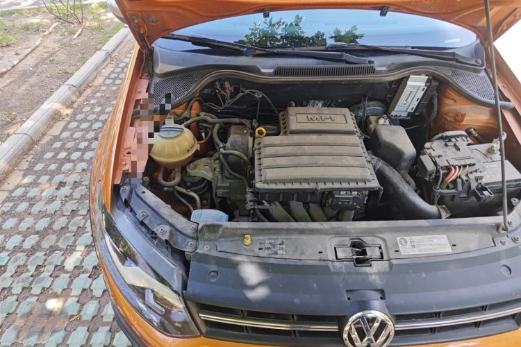 Used Volkswagen Polo 2014 1.6L Cross Polo Automatic Engine Bay Right