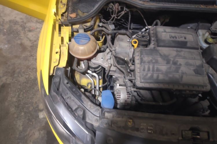 Used Volkswagen Polo 2014 1.4L Manual Fashion Edition Engine Bay Right