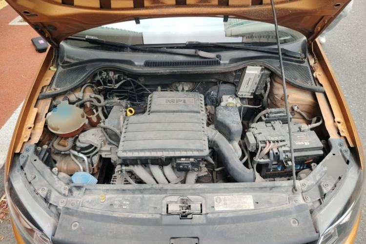 Used Volkswagen Polo 2014 1.6L Cross Polo Automatic Engine Bay