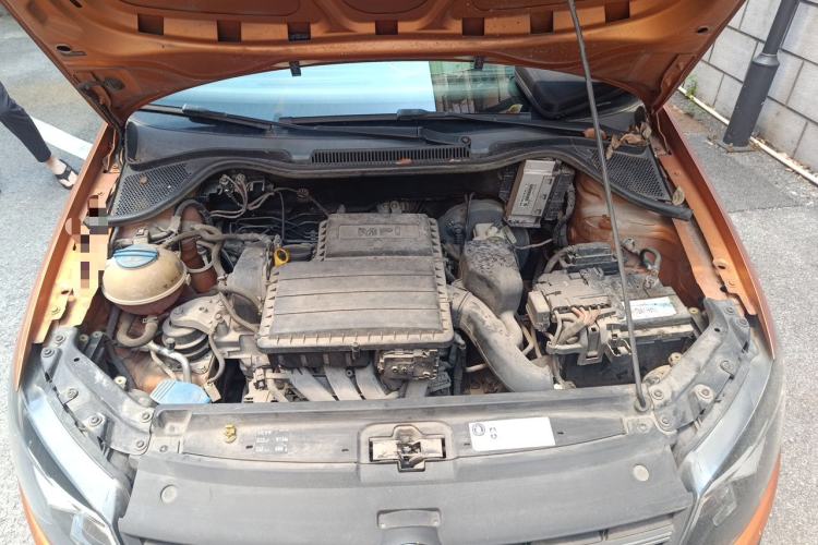 Used Volkswagen Polo 2014 1.6L Cross Polo Automatic Engine Bay