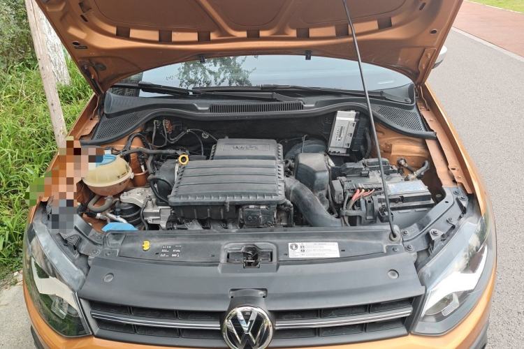 Used Volkswagen Polo 2014 1.6L Cross Polo Automatic Engine Bay