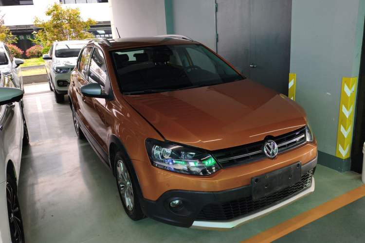 Used Volkswagen Polo 2014 1.6L Cross Polo Automatic Exterior 1