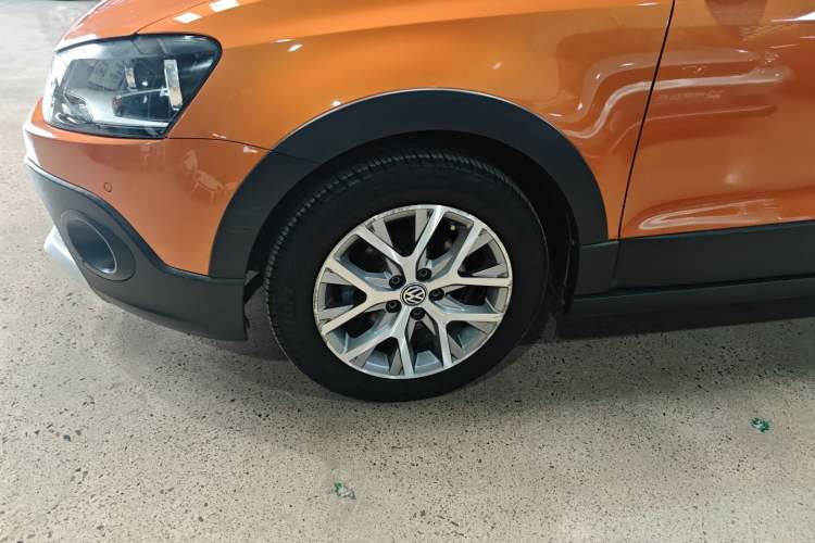 Used Volkswagen Polo 2014 1.6L Cross Polo Automatic Exterior 2