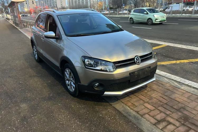 Used Volkswagen Polo 2014 1.6L Cross Polo Automatic Exterior 2