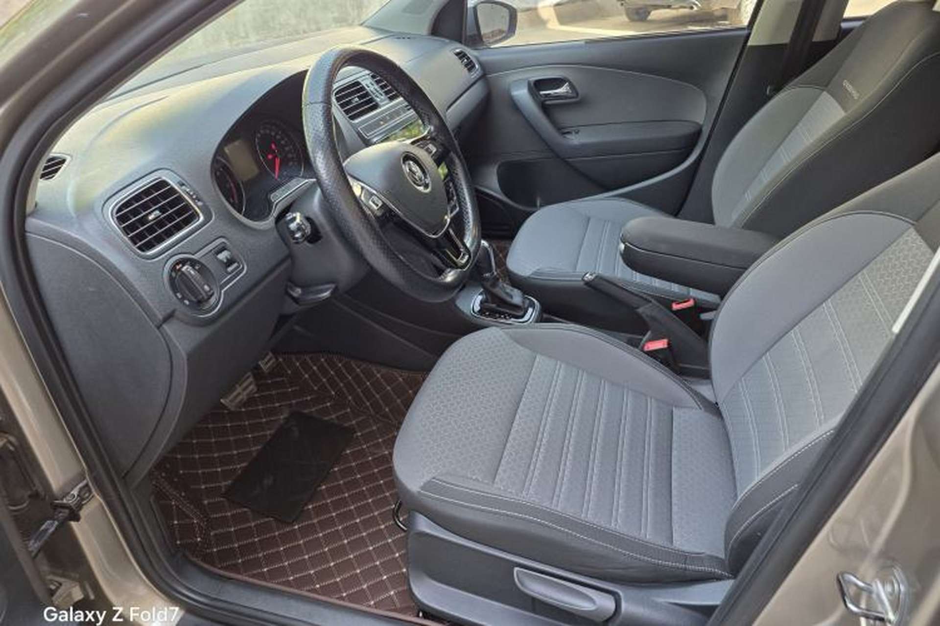 Used Volkswagen Polo 2014 1.6L Cross Polo Automatic Exterior 3