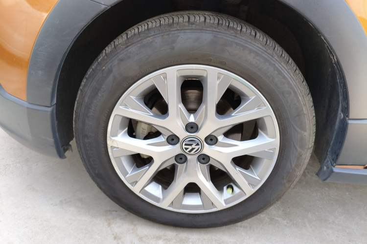 Used Volkswagen Polo 2014 1.6L Cross Polo Automatic Exterior 4