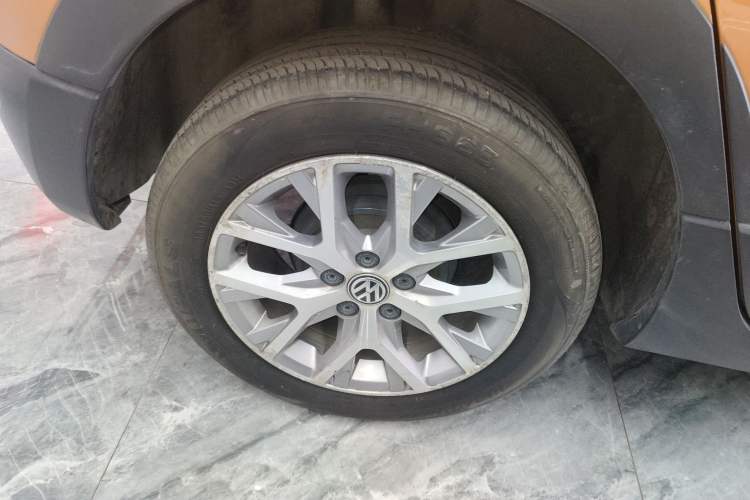 Used Volkswagen Polo 2014 1.6L Cross Polo Automatic Exterior 5