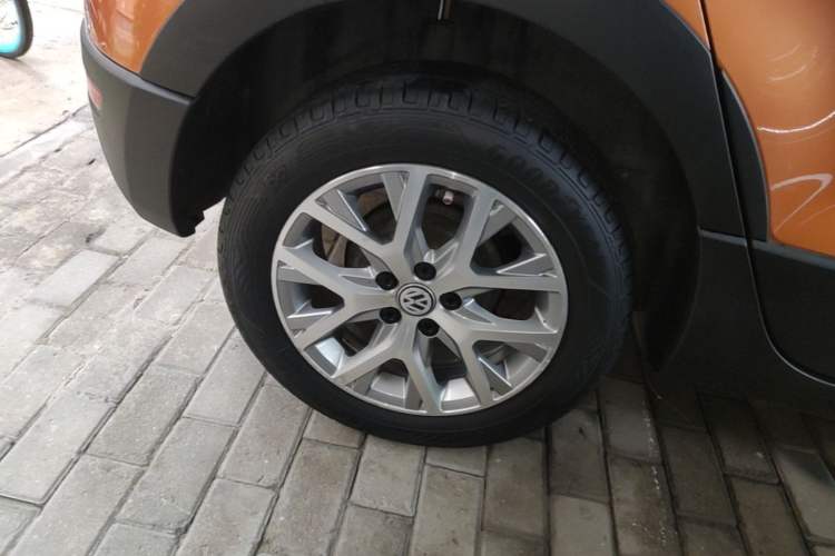 Used Volkswagen Polo 2014 1.6L Cross Polo Automatic Exterior 5