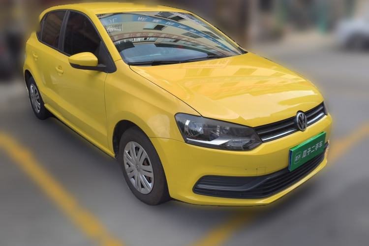 Used Volkswagen Polo 2014 1.4L Manual Fashion Edition Front Right 45 Deg