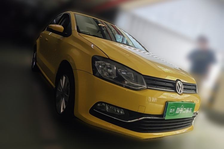 Used Volkswagen Polo 2014 1.4L Automatic Comfort Edition Front Right 45 Deg