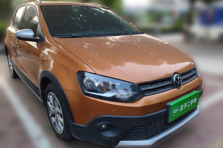 Used Volkswagen Polo 2014 1.6L Cross Polo Automatic Front Right 45 Deg