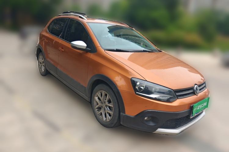 Used Volkswagen Polo 2014 1.6L Cross Polo Automatic Front Right 45 Deg