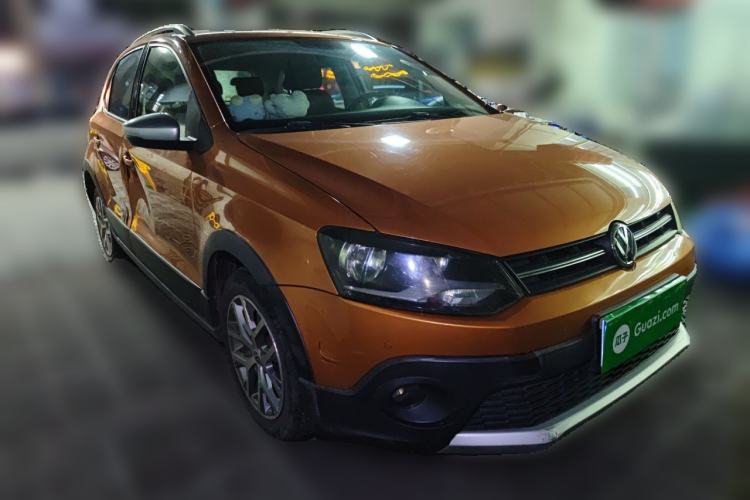 Used Volkswagen Polo 2014 1.6L Cross Polo Automatic Front Right 45 Deg