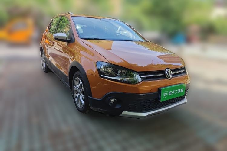 Used Volkswagen Polo 2014 1.6L Cross Polo Automatic Front Right 45 Deg