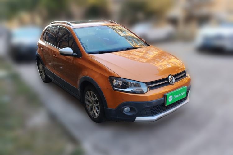 Used Volkswagen Polo 2014 1.6L Cross Polo Automatic Front Right 45 Deg