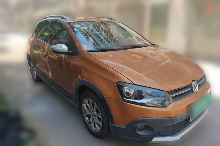 Used Volkswagen Polo 2014 1.6L Cross Polo Automatic Front Right 45 Deg