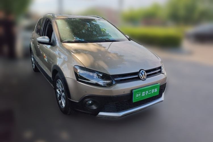 Used Volkswagen Polo 2014 1.6L Cross Polo Automatic Front Right 45 Deg