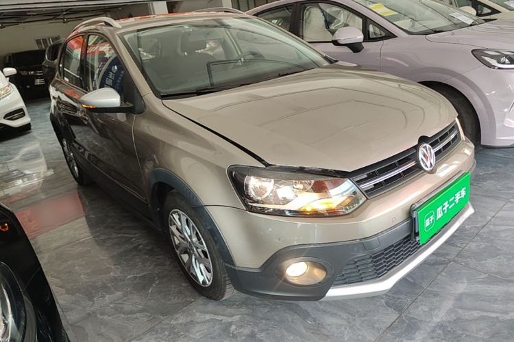 Used Volkswagen Polo 2014 1.6L Cross Polo Automatic Front Right 45 Deg