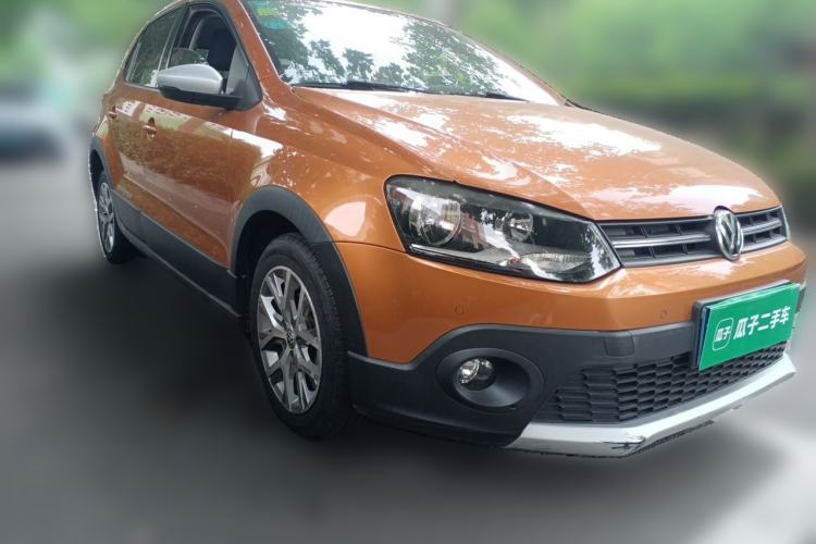 Used Volkswagen Polo 2014 1.6L Cross Polo Automatic Front Right 45 Deg