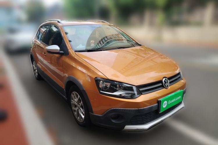 Used Volkswagen Polo 2014 1.6L Cross Polo Automatic Front Right 45 Deg