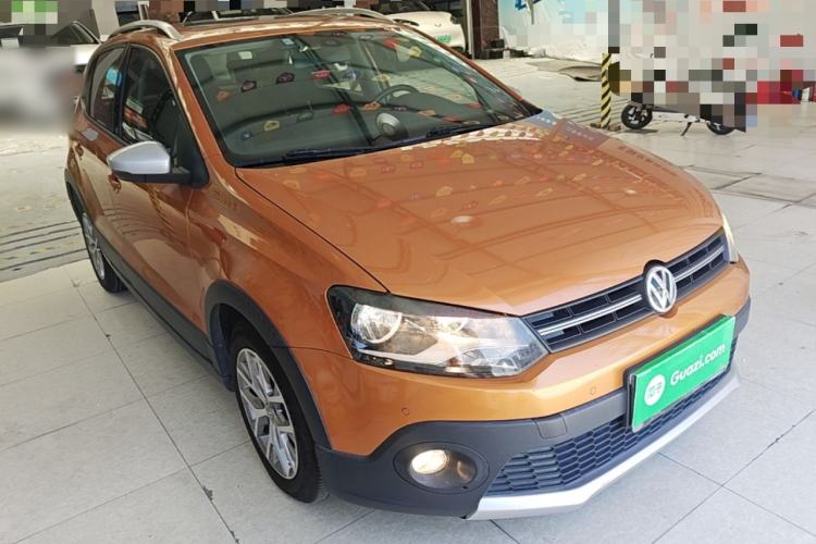 Used Volkswagen Polo 2014 1.6L Cross Polo Automatic Front Right 45 Deg