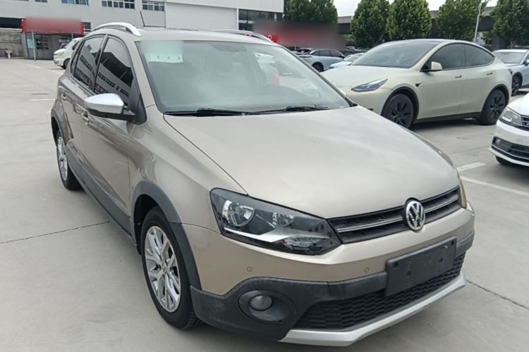 Used Volkswagen Polo 2014 1.6L Cross Polo Automatic Front Right 45 Deg