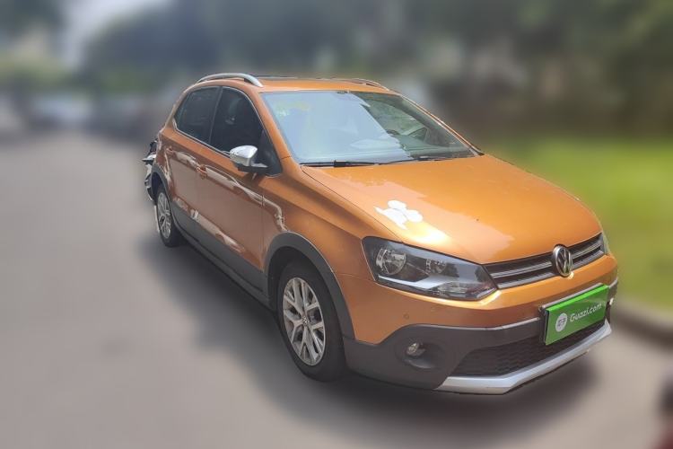 Used Volkswagen Polo 2014 1.6L Cross Polo Automatic Front Right 45 Deg