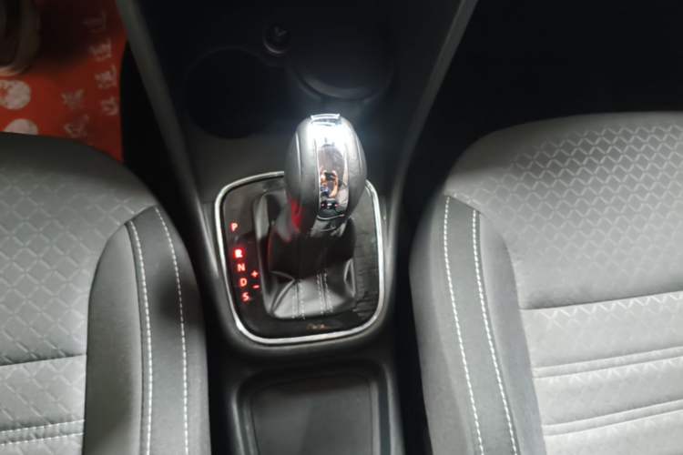 Used Volkswagen Polo 2014 1.6L Cross Polo Automatic Gear Lever