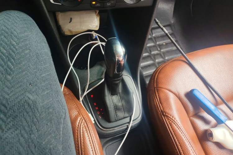 Used Volkswagen Polo 2014 1.6L Automatic Comfort Edition Gear Lever