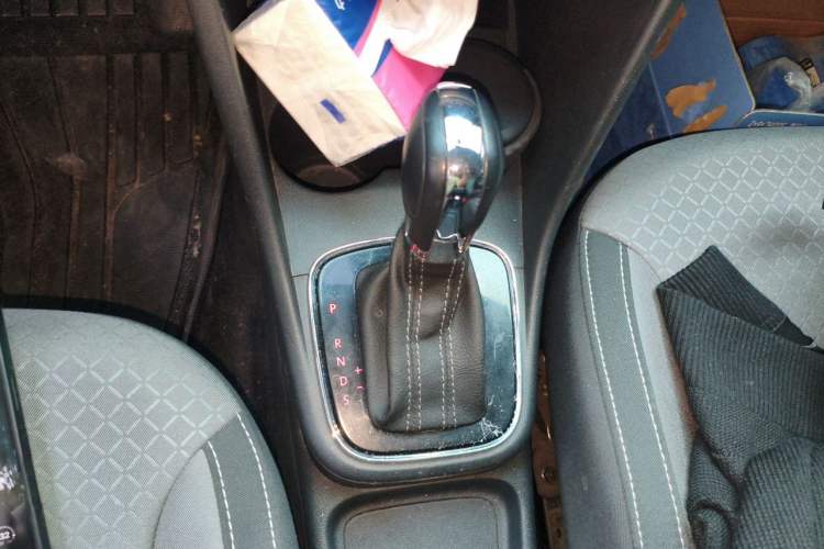 Used Volkswagen Polo 2014 1.6L Cross Polo Automatic Gear Lever