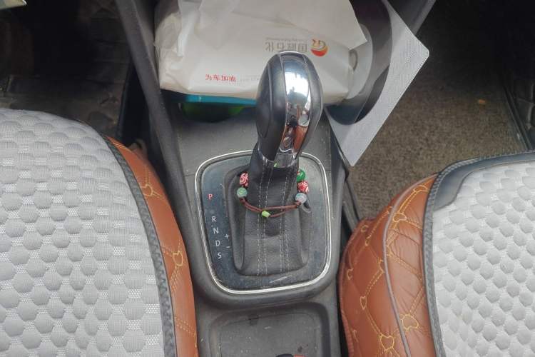 Used Volkswagen Polo 2014 1.6L Cross Polo Automatic Gear Lever