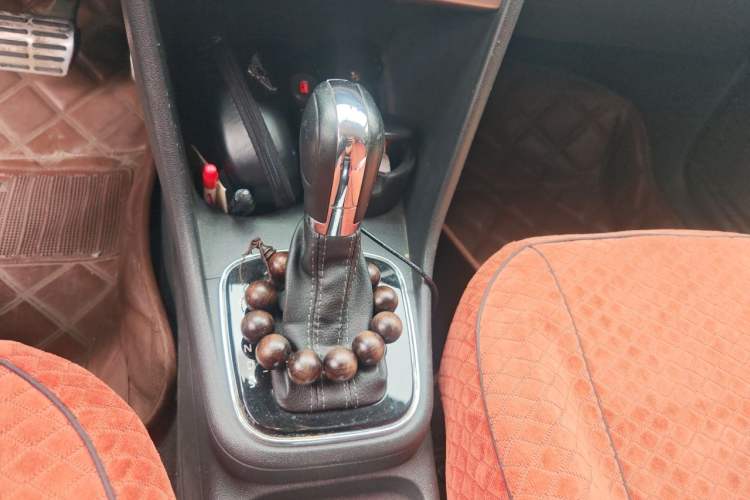 Used Volkswagen Polo 2014 1.6L Cross Polo Automatic Gear Lever