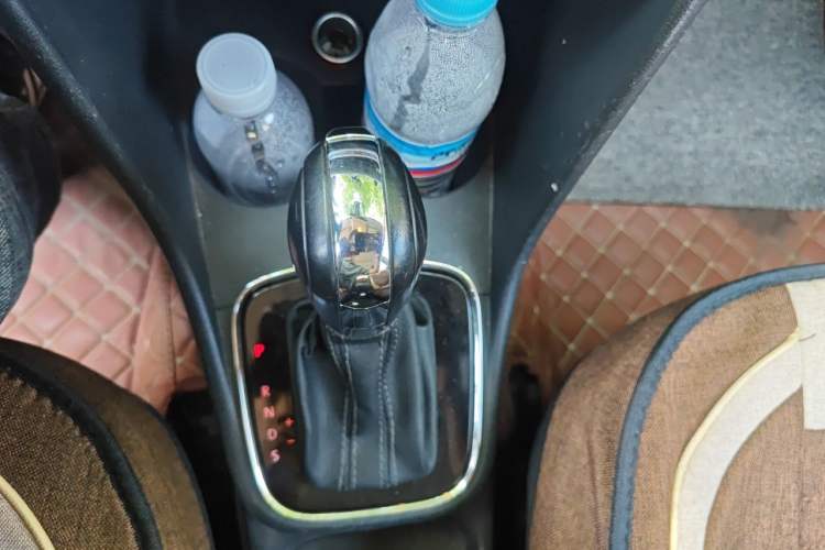 Used Volkswagen Polo 2014 1.6L Cross Polo Automatic Gear Lever