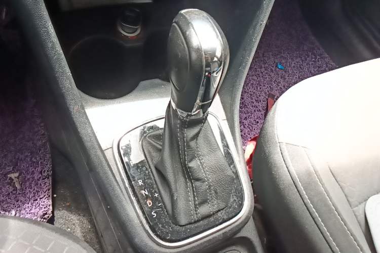 Used Volkswagen Polo 2014 1.6L Cross Polo Automatic Gear Lever