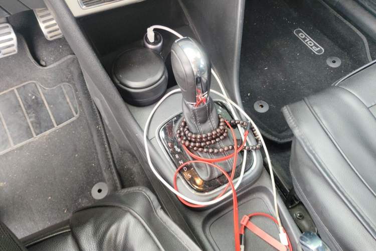 Used Volkswagen Polo 2014 1.6L Cross Polo Automatic Gear Lever