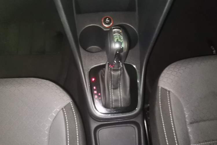 Used Volkswagen Polo 2014 1.6L Cross Polo Automatic Gear Lever