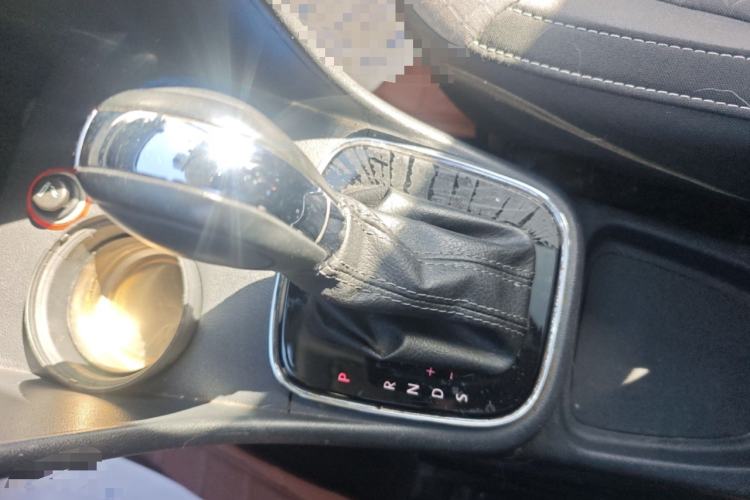 Used Volkswagen Polo 2014 1.6L Cross Polo Automatic Gear Lever