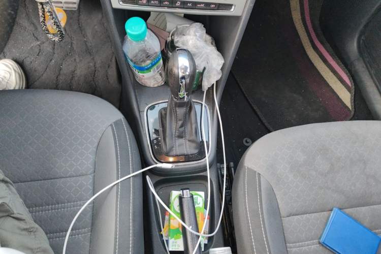 Used Volkswagen Polo 2014 1.6L Cross Polo Automatic Gear Lever