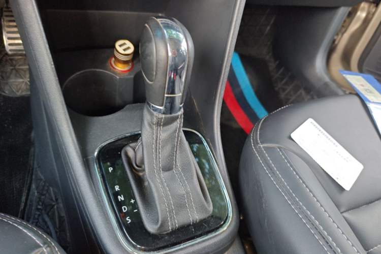 Used Volkswagen Polo 2014 1.6L Cross Polo Automatic Gear Lever
