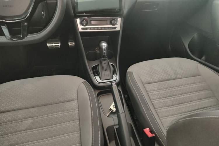 Used Volkswagen Polo 2014 1.6L Cross Polo Automatic Gear Lever