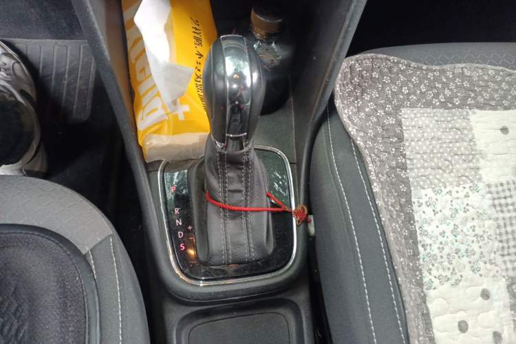 Used Volkswagen Polo 2014 1.6L Cross Polo Automatic Gear Lever