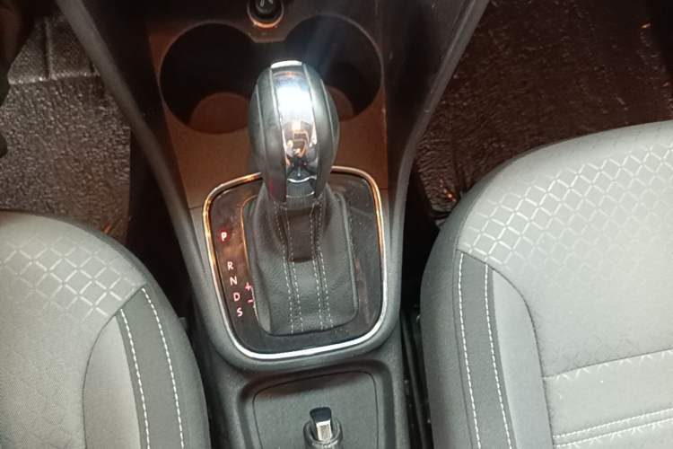 Used Volkswagen Polo 2014 1.6L Cross Polo Automatic Gear Lever