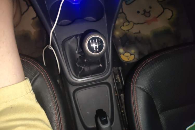 Used Volkswagen Polo 2014 1.4L Manual Fashion Edition Gear Lever