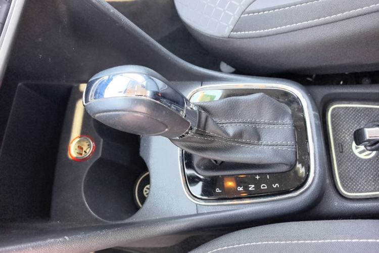Used Volkswagen Polo 2014 1.6L Cross Polo Automatic Gear Lever