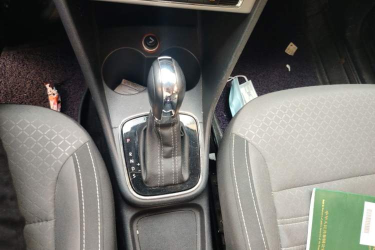 Used Volkswagen Polo 2014 1.6L Cross Polo Automatic Gear Lever
